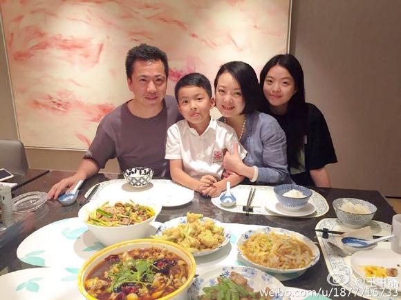 ������Ů����Ԫ���������ϼ�����˽�����ع�