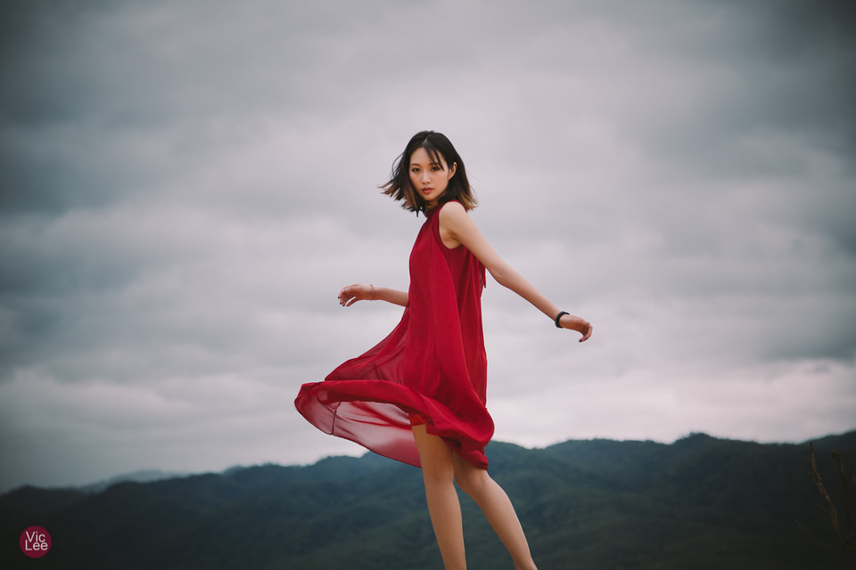 日本童颜美女完美酥胸户外写真 