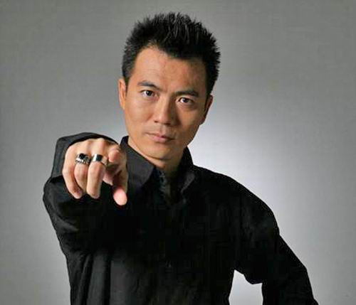 黄健翔:现如今大家都忙抢别人的“饭碗”