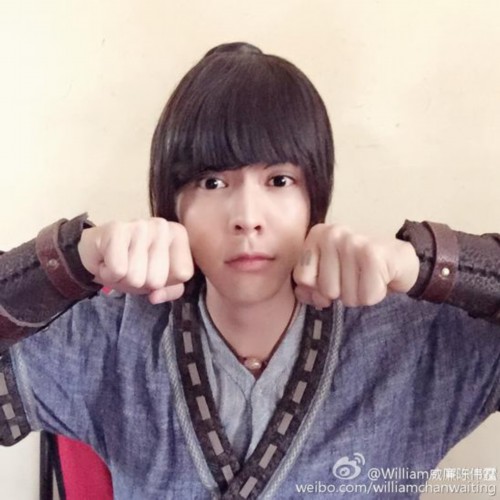 陈伟霆微博晒“妹妹”照 惹粉丝争当男朋友