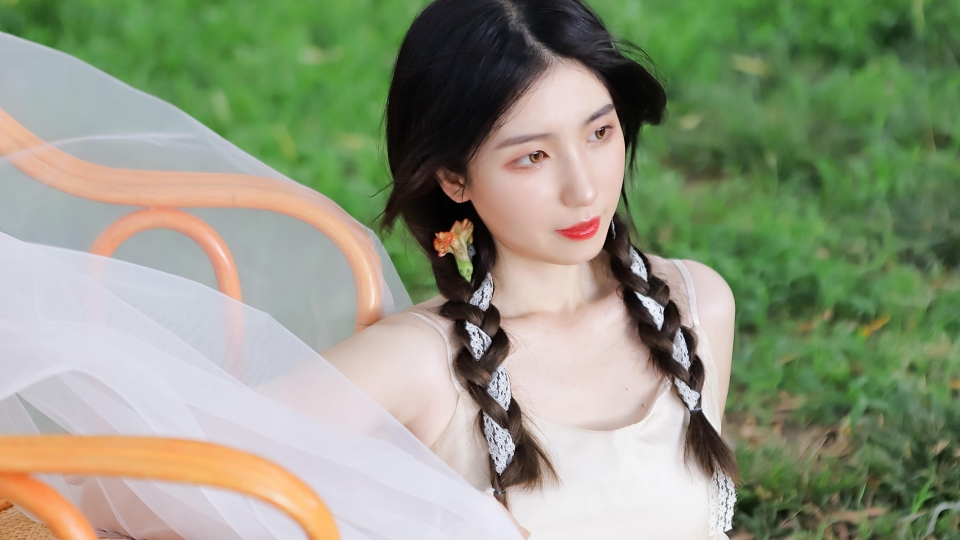 ԸоŮAliceȤµԱֽ