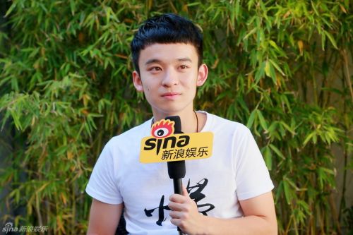 ���ӽ������ֳ��а����Ű��εĳ嶯