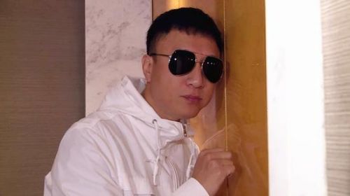 ��������ս������׳��䲻��ҹϮ����