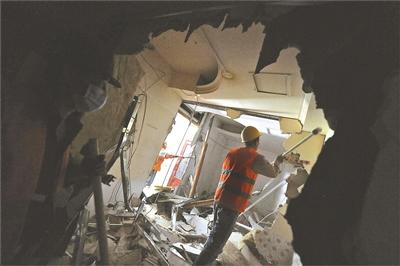 ����һ���������ҵ�÷����ĳ���Ⱥ�ⷿ ִ������ǿ�Ʋ��