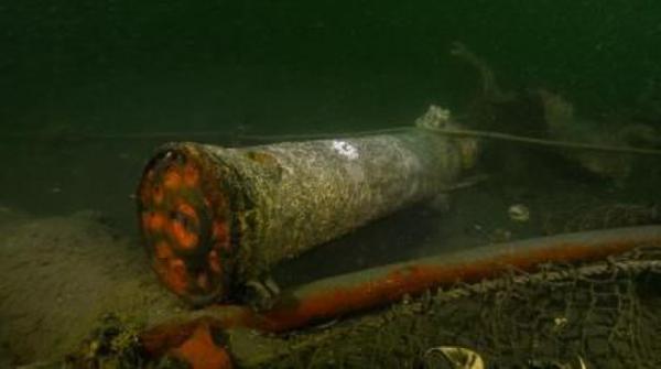 ˮ�¿��ŷ��ֵĹؼ�֤�ݣ�һ�Ÿ��ֻ�����