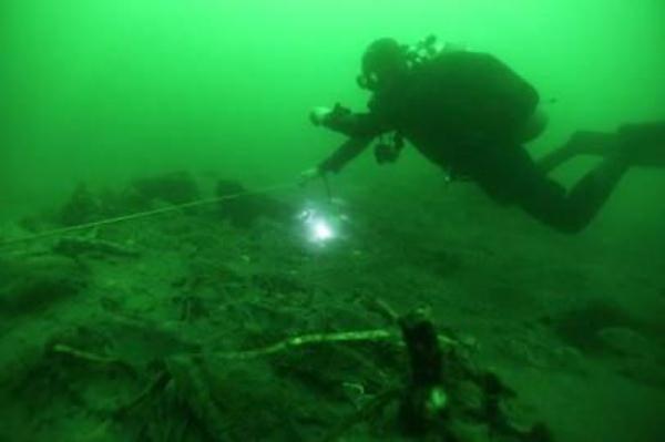 ˮ�¿��ŷ��ֵĹؼ�֤�ݣ�һ�Ÿ��ֻ�����