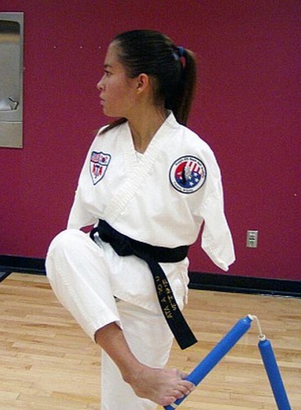 �����ޱ�Ů���ýſ��ɻ�