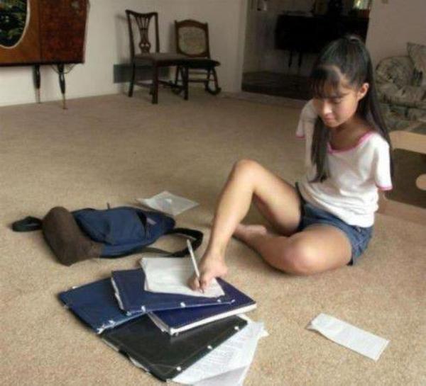 �����ޱ�Ů���ýſ��ɻ�