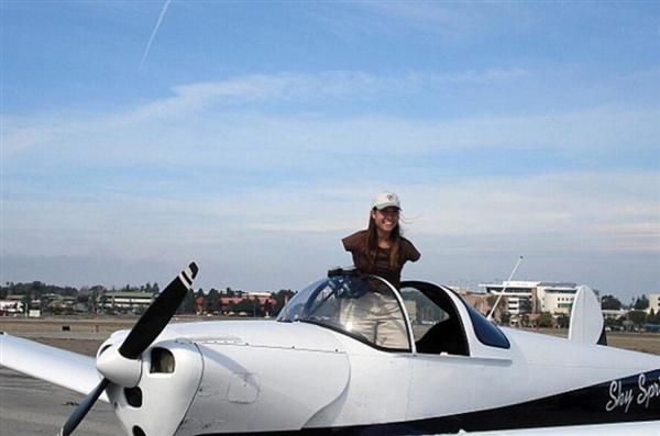 �����ޱ�Ů���ýſ��ɻ�