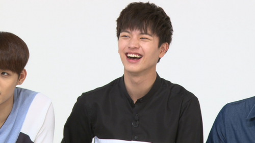 BTOB½�ǲ�ͷ������ ��������