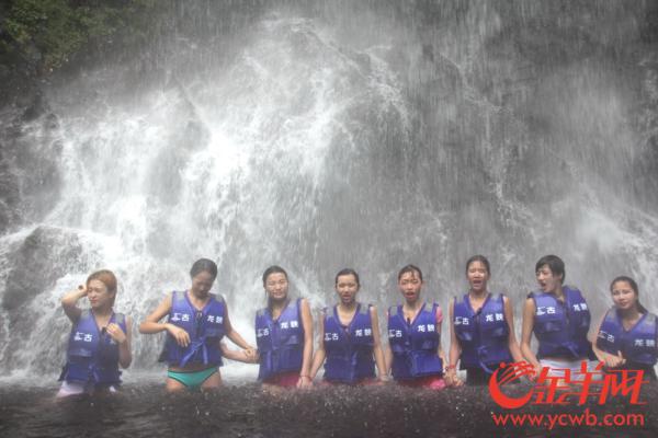 ������Ů�ӻ�Ư�� ���ο����˹�����