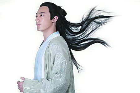 霍建华:老少恋?生活中会谨慎考虑