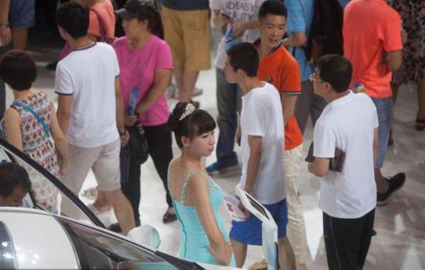 Ů��ð�䳵ģվ̨ ��ֵ̫�ͱ��²�