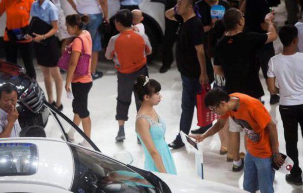 Ů��ð�䳵ģվ̨ ��ֵ̫�ͱ��²�