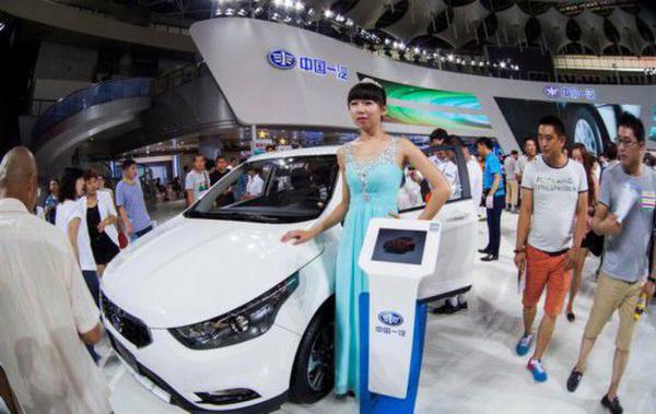 Ů��ð�䳵ģվ̨ ��ֵ̫�ͱ��²�