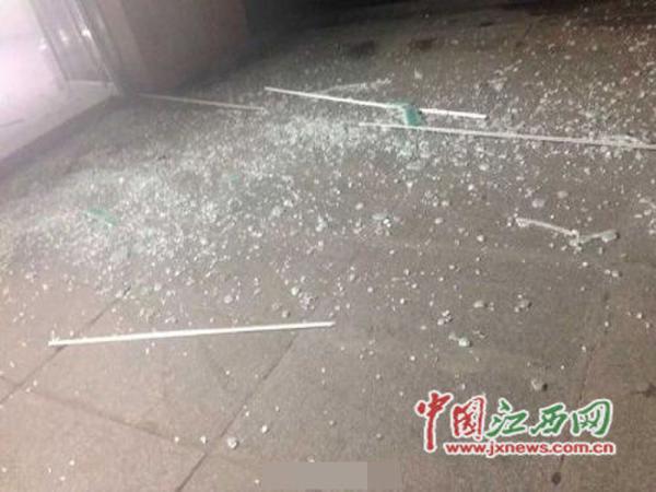 �ϲ�һ��������Ӫҵ��������ը�¼�