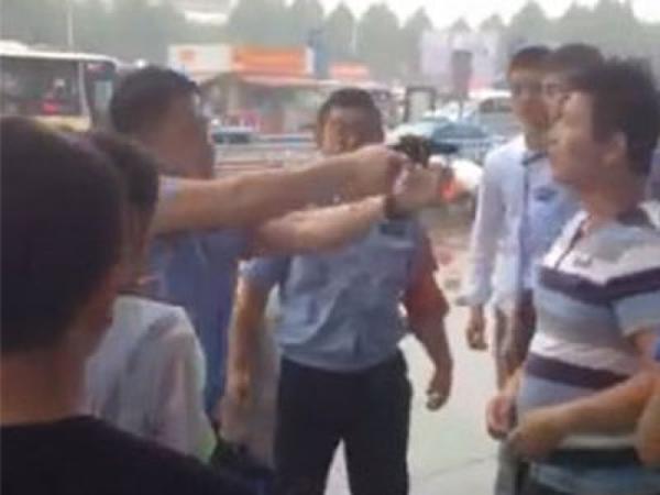 ������ǹָ��ͷ ��������Ƿ�ļ��Χ��