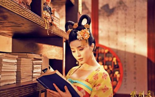 �̵㷶����10�����޹�װ��ɫ