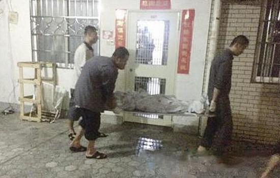 4�˿յ����ڳԿ�����һ����̼�ж� ���������������¹�