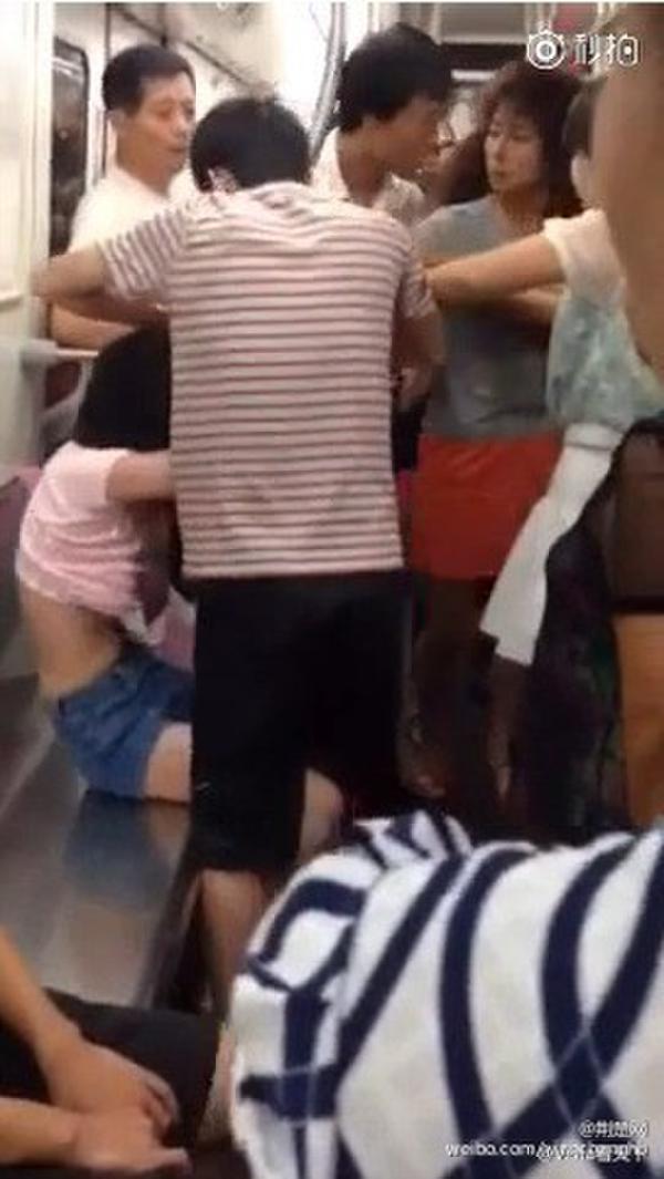 �人����Ů�����Բ�ѷ ����Ů�ӡ�������������˺�´�ս