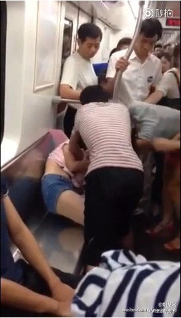 �人����Ů�����Բ�ѷ ����Ů�ӡ�������������˺�´�ս