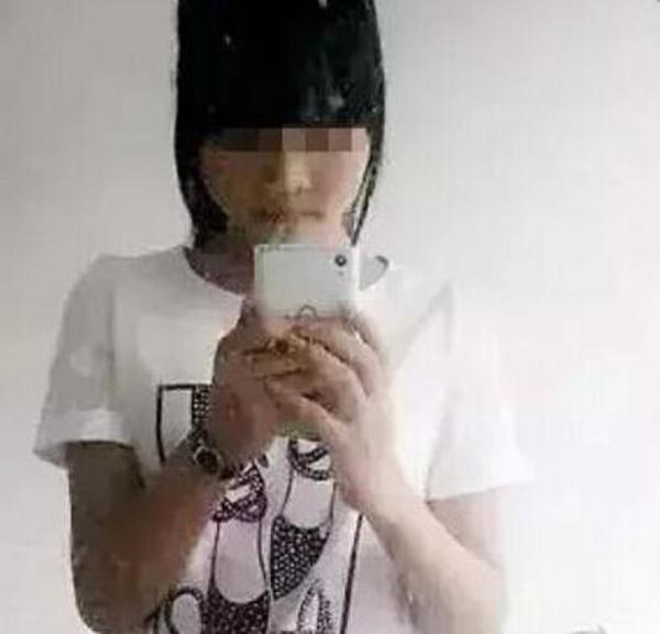 12�������Ů����һֱǣ�����ڶ��������