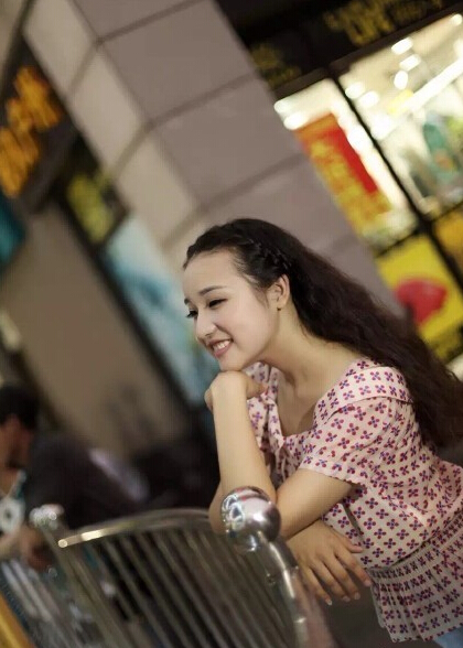 �й���ý��ѧŮ��ͬУѧ����ɱ�� ���뿪���ⷿסѧУ��������