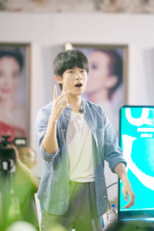 ����Ů����ۣ�TFBoys��ҹ̽�ࡶż��