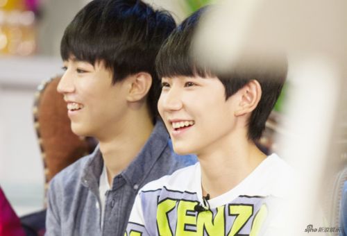 ����Ů����ۣ�TFBoys��ҹ̽�ࡶż��
