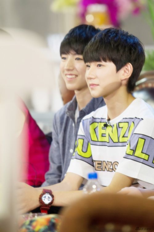 ����Ů����ۣ�TFBoys��ҹ̽�ࡶż��