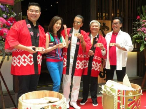 谢贤拒受访谈掌掴曾江 谭咏麟:真情流露非宣传