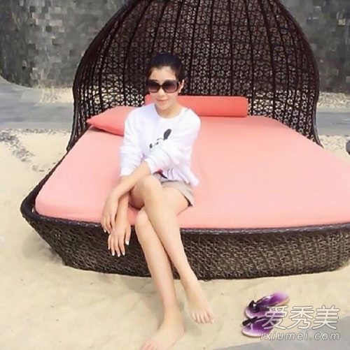 杨子女儿近照曝光比后妈黄圣依美!