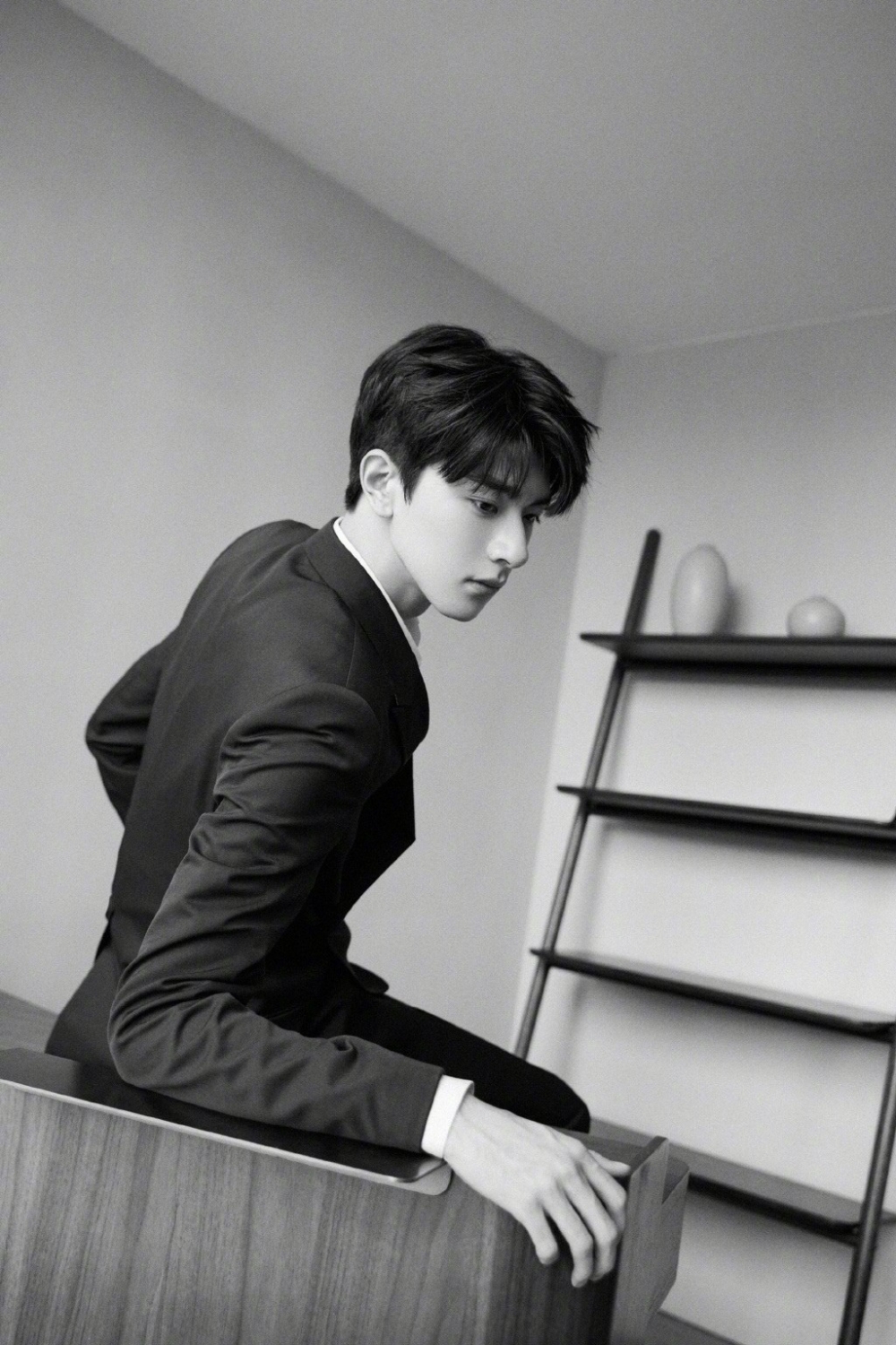 У԰һɫװʿ˧д