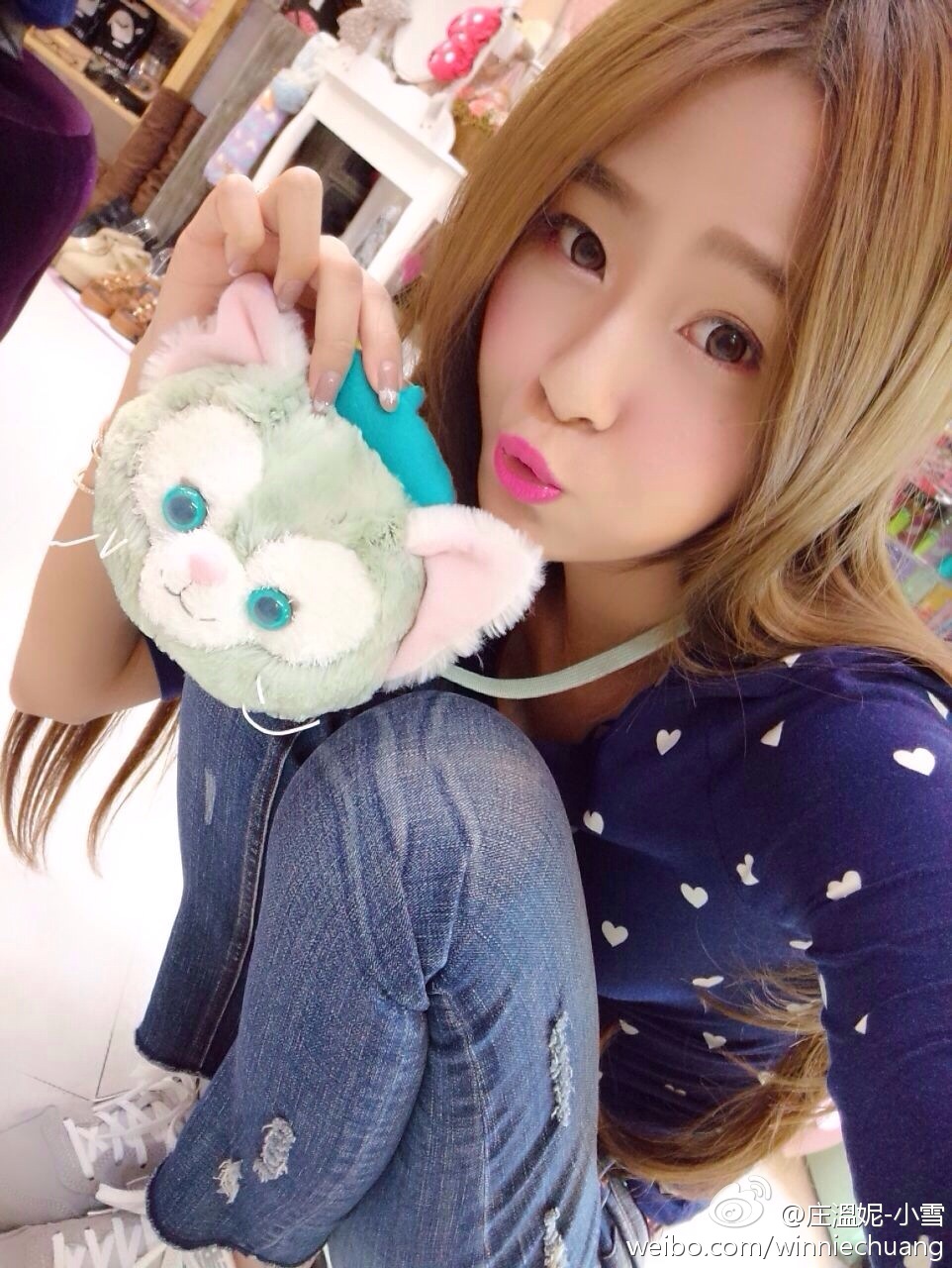 �崿Ů��WinnieСѩ������д��ϼ�