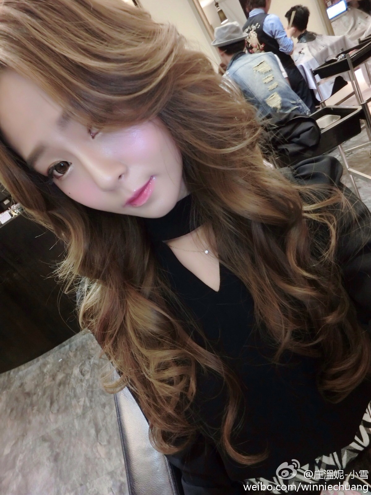 �崿Ů��WinnieСѩ������д��ϼ�