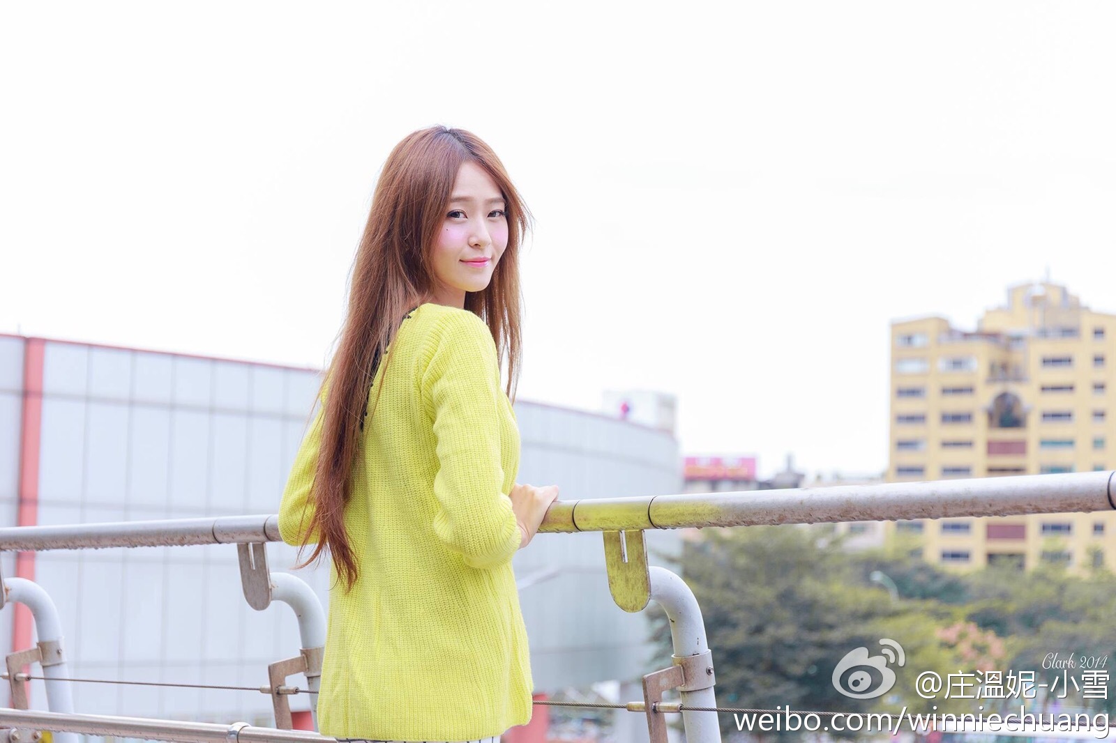 �崿Ů��WinnieСѩ������д��ϼ�