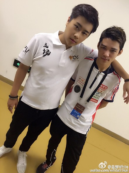 ����white¬��ΰ�ǲ��Ǹ����� ����whiteŮ���մ��ع�