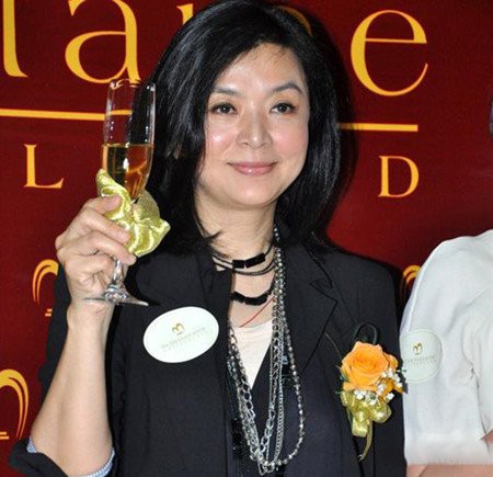 ��С��Ů���������Ϲ���˭ ������������ɾ���߶Ȼ����ع�