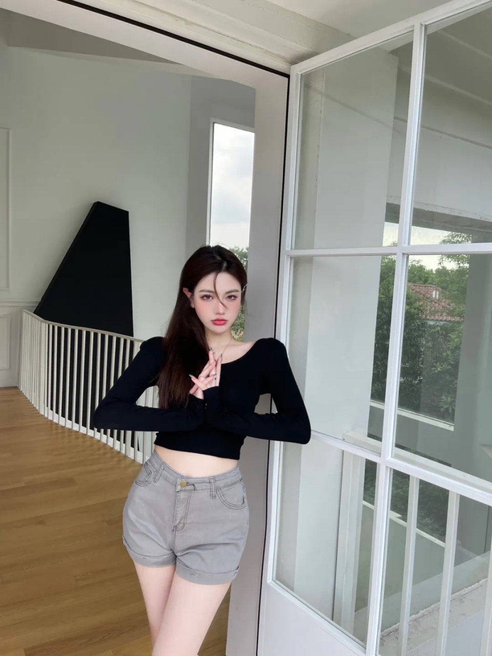 90̷Ůvivi˽ͼ