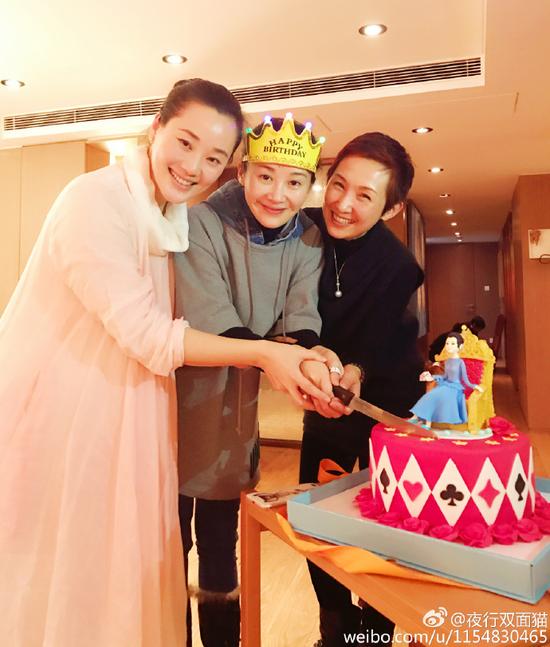 �������������� ���ճ�����18����Ů