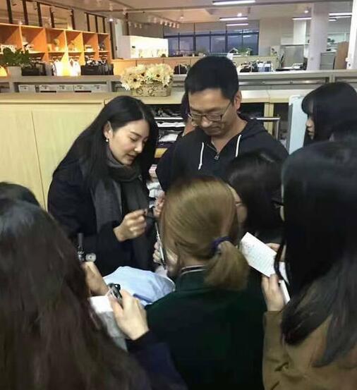 ��������Ϲ��ι��Լҹ�˾ ٲȻһ���ϰ���ļ���