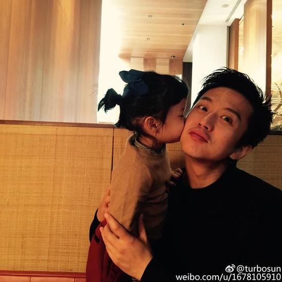 �˳�38������ Ů���ǰְ������а�