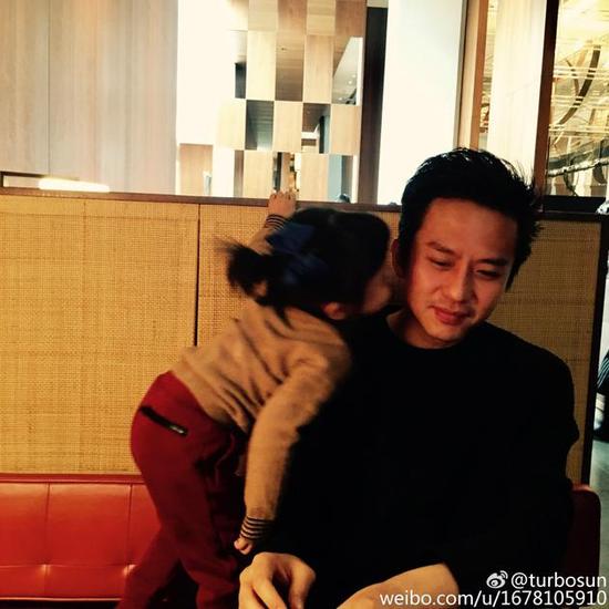 �˳�38������ Ů���ǰְ������а�