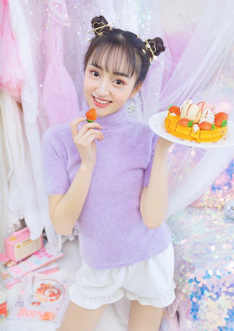 ������Ů�����Ը�˯���ջ�д����ӰͼƬ