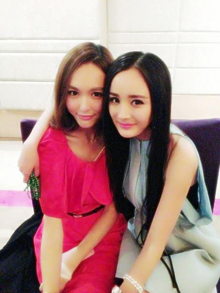 唐嫣工作室手滑讽杨幂 澄清账号被盗