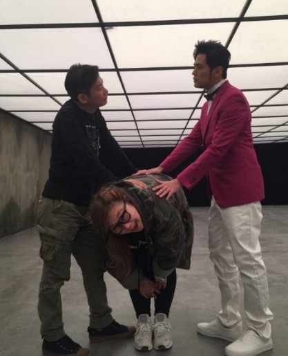 周杰伦cos蝙蝠侠坑助理 网友称你帅就好