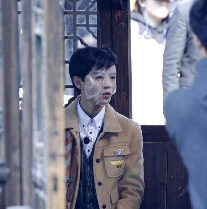 Ī��������Ц�� ������¼��Ŀ��϶һ����������Ĥ