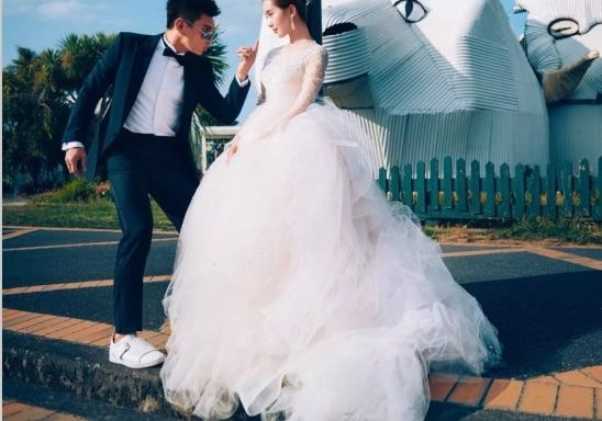 40���������Ը�̫�񣬼��ﲻ�ܰڼҾߣ��ѹ�����¡��ʫʫ��һ��