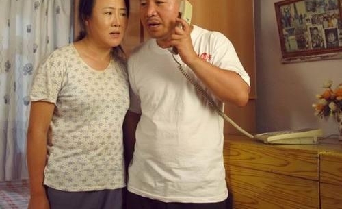 ��尮��֮����ɽÿ��ͷ�������Ķ�̯���¶��ˣ�̯�ϴ��¶���