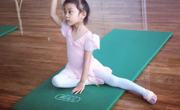 ��ܰ���������Ҫȥ���ݣ���񳤷�ƮƮ��ͬС��Ů���������죡
